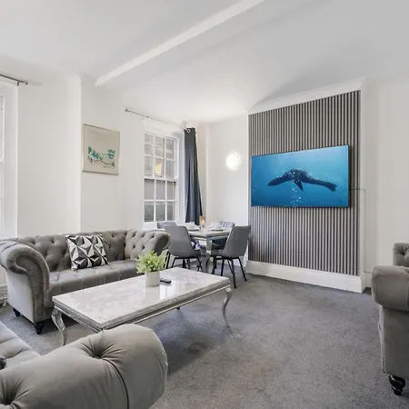 Elegant 2-Bedroom Apartment 23Gcm